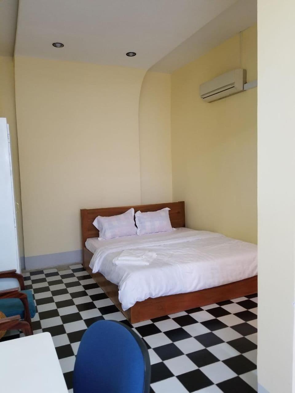 Room 7 - Studio In A Villa 5Mn Walk From The Royal Palace With Swimming Pool Phnom Penh Exterior foto